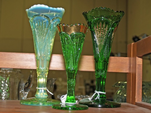Pineapple Fan Canary in Emerald Antique Heisey Glass
